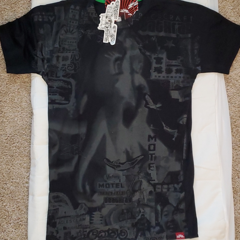 Black graphic spacecraft tshirt,nwt,size s